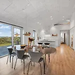 Luxurious 8-person House With A Spacious Outdoor - 1003 *