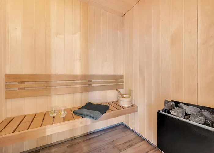 Luxurious 8-person House With A Spacious Outdoor - 1003 Holiday home